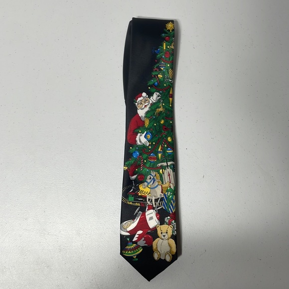 St nicks tie shop- Christmas Tree - Picture 5 of 5